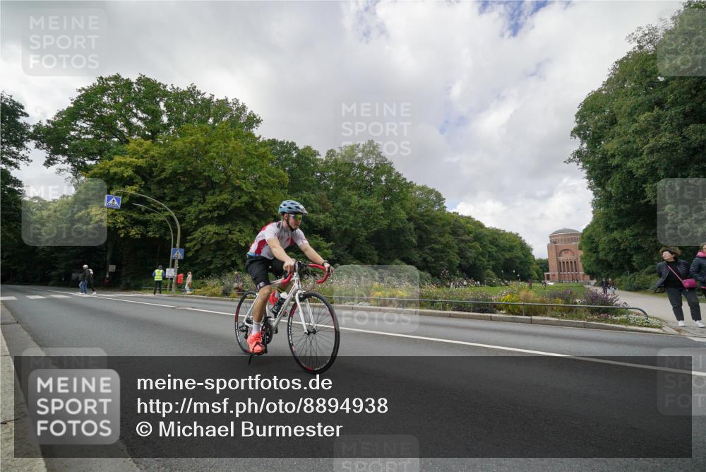 14.09.2025 - Stadtparktriathlon Michael Burmester http://msf.ph/oto/8894938 14.09.2025 12:43:04 Radfahren 1208, 1280, 1314, 1390, 1399 meine-sportfotos.de