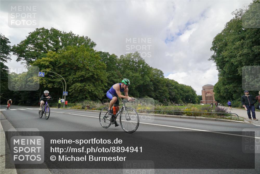 14.09.2025 - Stadtparktriathlon Michael Burmester http://msf.ph/oto/8894941 14.09.2025 12:43:27 Radfahren 1244, 1325, 1373, 1391 meine-sportfotos.de