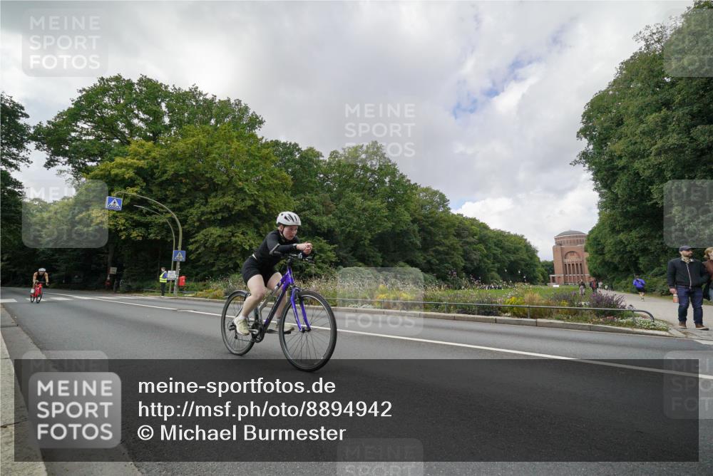 14.09.2025 - Stadtparktriathlon Michael Burmester http://msf.ph/oto/8894942 14.09.2025 12:43:28 Radfahren 1244, 1325, 1373, 1391 meine-sportfotos.de