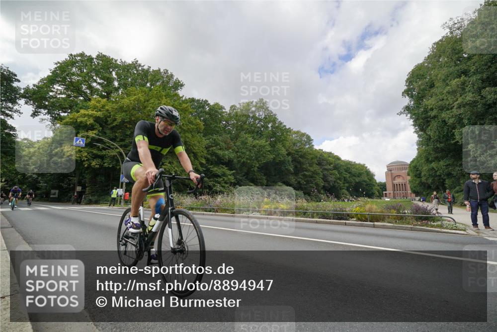 14.09.2025 - Stadtparktriathlon Michael Burmester http://msf.ph/oto/8894947 14.09.2025 12:43:38 Radfahren 1244, 1252, 1267, 1296, 1298, 1361, 1365, 1367, 1405, 1407 meine-sportfotos.de