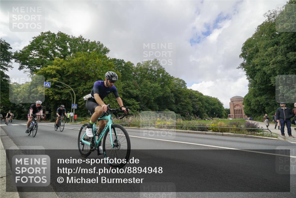 14.09.2025 - Stadtparktriathlon Michael Burmester http://msf.ph/oto/8894948 14.09.2025 12:43:40 Radfahren 1252, 1267, 1296, 1298, 1361, 1365, 1367, 1405, 1407 meine-sportfotos.de
