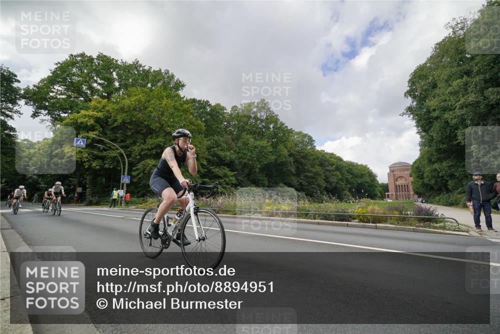 14.09.2025 - Stadtparktriathlon Michael Burmester http://msf.ph/oto/8894951 14.09.2025 12:43:43 Radfahren 1252, 1267, 1296, 1298, 1361, 1365, 1367, 1405, 1407 meine-sportfotos.de
