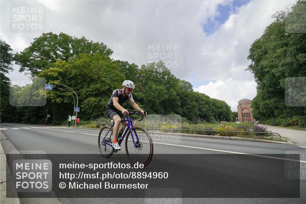 14.09.2025 - Stadtparktriathlon Michael Burmester http://msf.ph/oto/8894960 14.09.2025 12:44:11 Radfahren 1339, 1386, 1388 meine-sportfotos.de