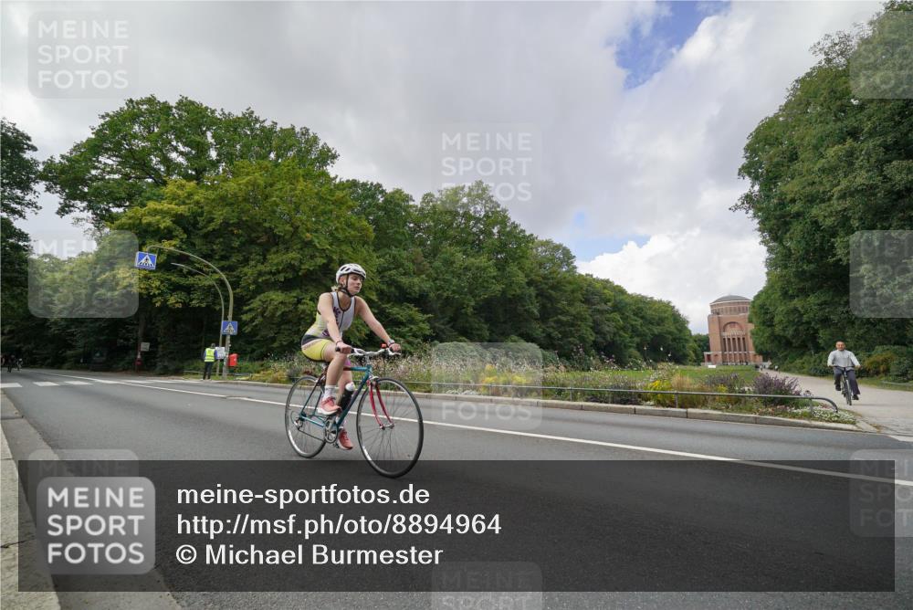 14.09.2025 - Stadtparktriathlon Michael Burmester http://msf.ph/oto/8894964 14.09.2025 12:44:24 Radfahren 1257, 1264, 1300, 1339, 1356, 1377 meine-sportfotos.de