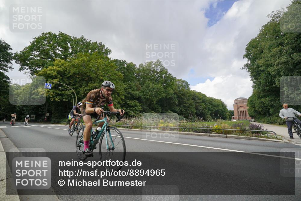 14.09.2025 - Stadtparktriathlon Michael Burmester http://msf.ph/oto/8894965 14.09.2025 12:44:30 Radfahren 1264, 1286, 1300, 1356, 1377 meine-sportfotos.de