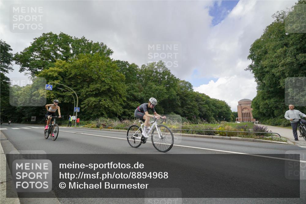 14.09.2025 - Stadtparktriathlon Michael Burmester http://msf.ph/oto/8894968 14.09.2025 12:44:33 Radfahren 1264, 1286, 1324, 1350, 1356, 1377 meine-sportfotos.de