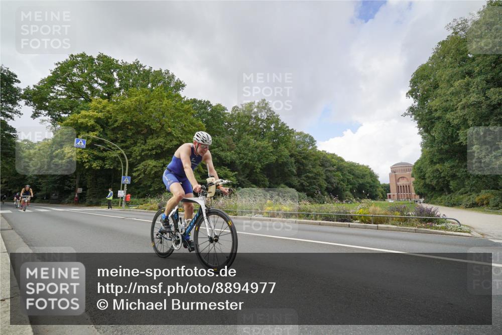 14.09.2025 - Stadtparktriathlon Michael Burmester http://msf.ph/oto/8894977 14.09.2025 12:44:53 Radfahren 1311, 1315, 1351, 1404 meine-sportfotos.de