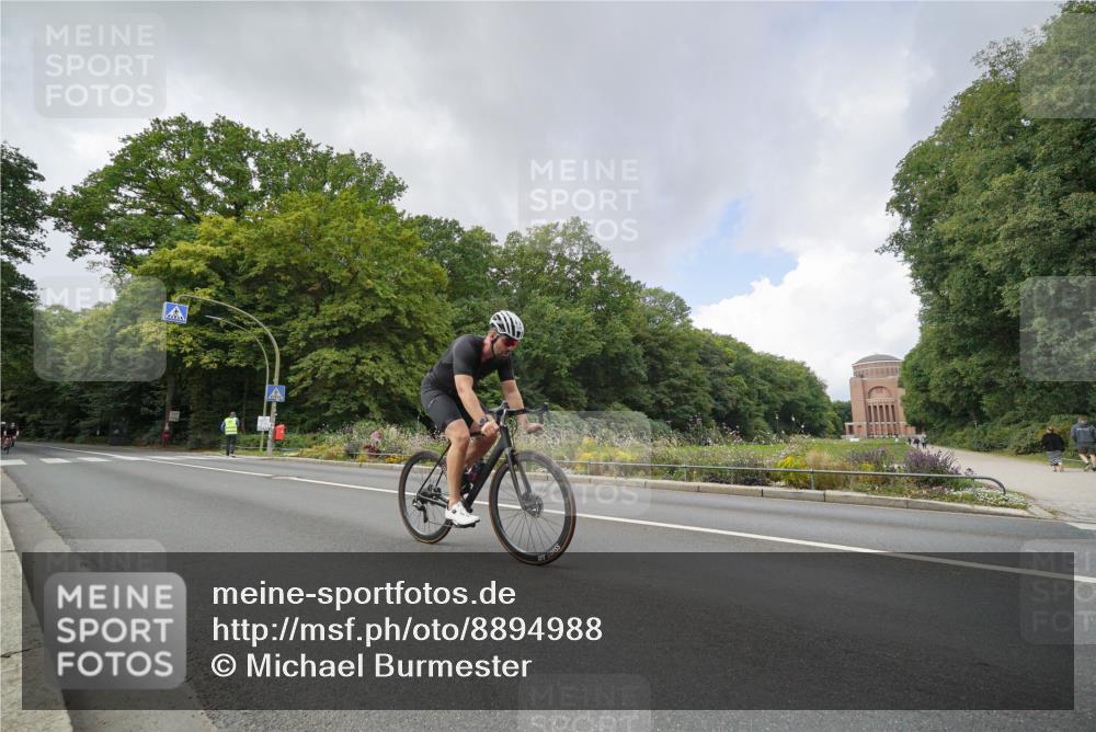 14.09.2025 - Stadtparktriathlon Michael Burmester http://msf.ph/oto/8894988 14.09.2025 12:45:17 Radfahren 1231, 1396, 1420 meine-sportfotos.de