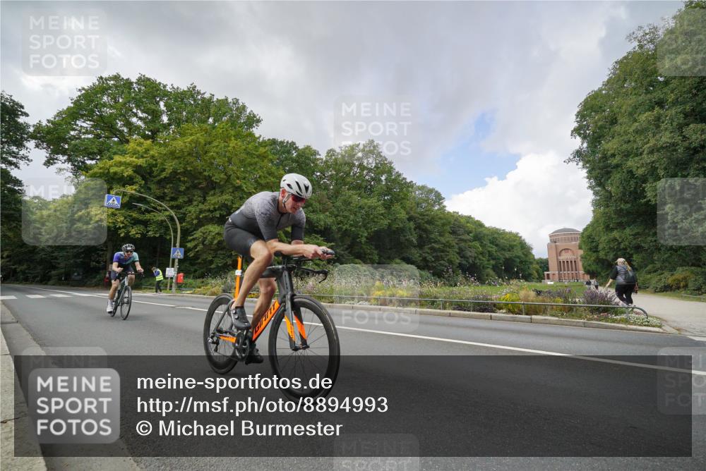 14.09.2025 - Stadtparktriathlon Michael Burmester http://msf.ph/oto/8894993 14.09.2025 12:45:36 Radfahren 1345, 1347, 1369 meine-sportfotos.de