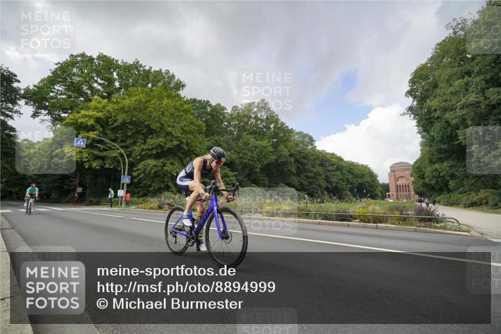 14.09.2025 - Stadtparktriathlon Michael Burmester http://msf.ph/oto/8894999 14.09.2025 12:45:48 Radfahren 1308, 1344, 1345, 1359 meine-sportfotos.de