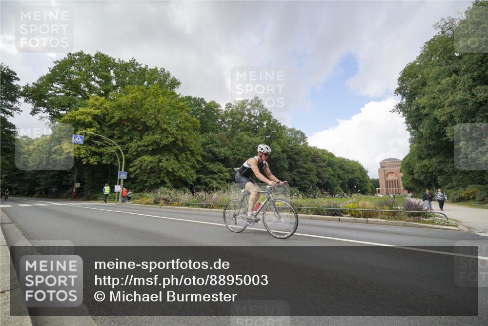 14.09.2025 - Stadtparktriathlon Michael Burmester http://msf.ph/oto/8895003 14.09.2025 12:46:08 Radfahren 1241, 1291, 1368, 1413 meine-sportfotos.de