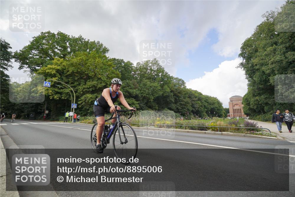 14.09.2025 - Stadtparktriathlon Michael Burmester http://msf.ph/oto/8895006 14.09.2025 12:46:15 Radfahren 1241, 1319, 1335, 1368, 1417 meine-sportfotos.de