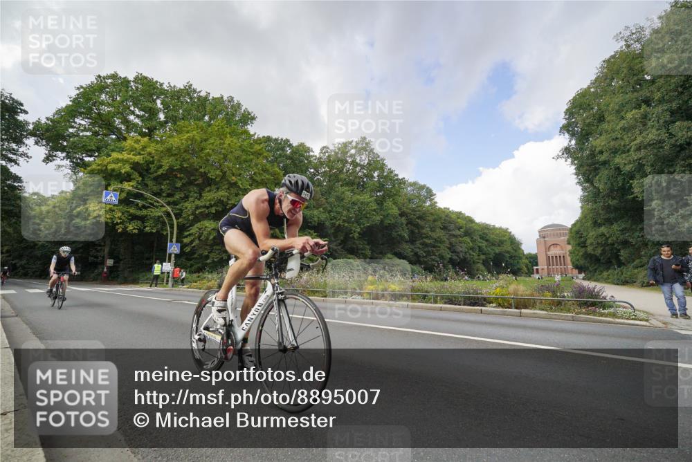 14.09.2025 - Stadtparktriathlon Michael Burmester http://msf.ph/oto/8895007 14.09.2025 12:46:18 Radfahren 1241, 1281, 1319, 1335, 1368, 1417 meine-sportfotos.de