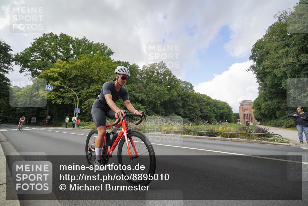 14.09.2025 - Stadtparktriathlon Michael Burmester http://msf.ph/oto/8895010 14.09.2025 12:46:22 Radfahren 1281, 1290, 1319, 1335, 1417 meine-sportfotos.de
