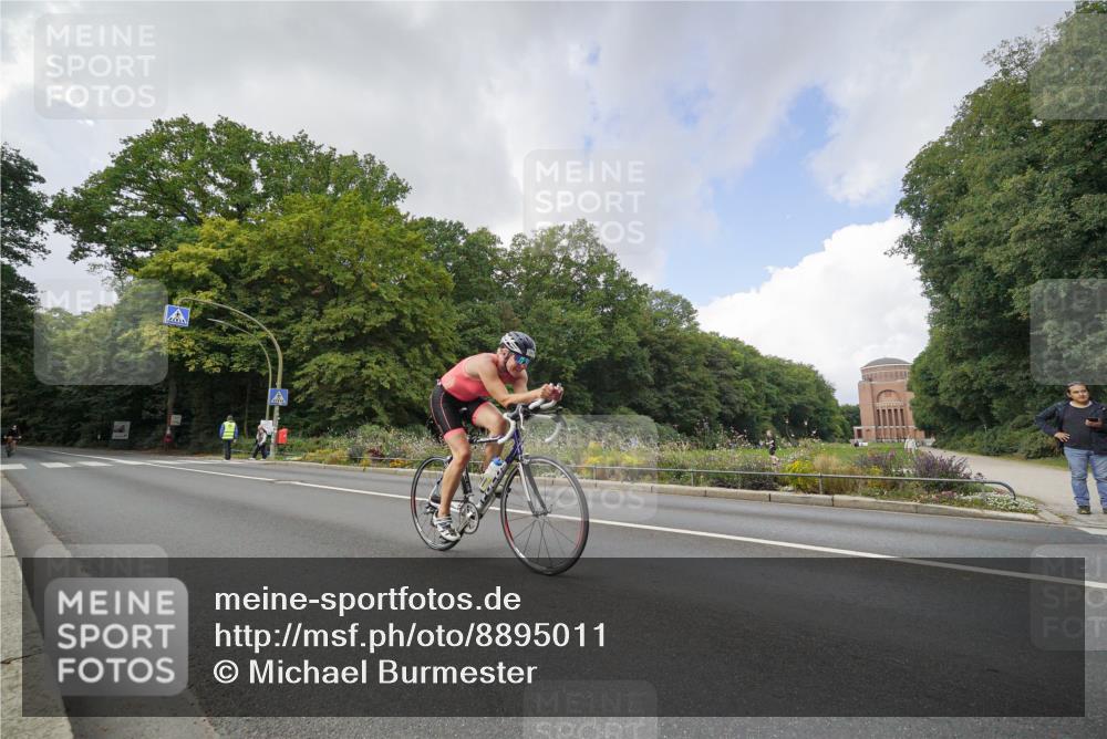 14.09.2025 - Stadtparktriathlon Michael Burmester http://msf.ph/oto/8895011 14.09.2025 12:46:24 Radfahren 1281, 1290, 1319, 1335, 1417 meine-sportfotos.de