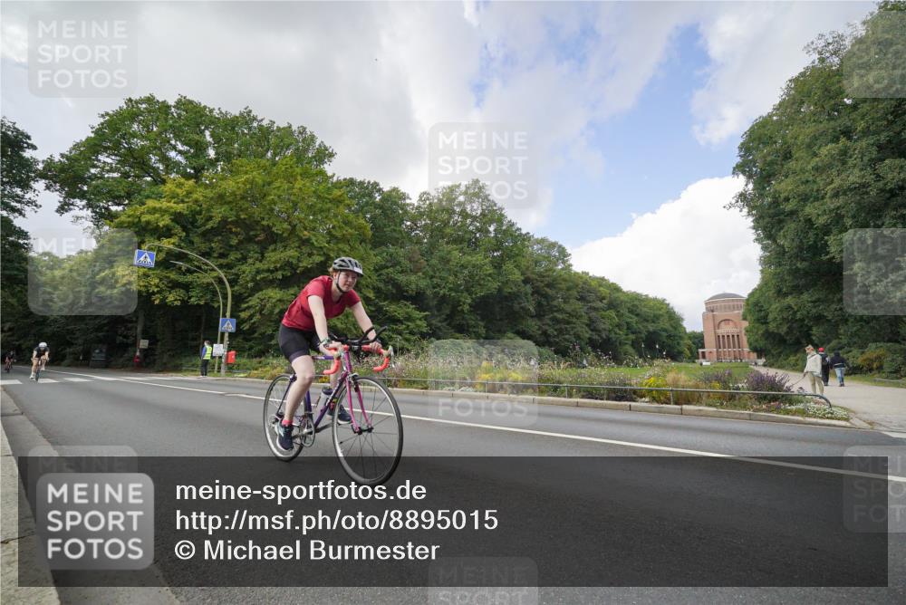 14.09.2025 - Stadtparktriathlon Michael Burmester http://msf.ph/oto/8895015 14.09.2025 12:46:46 Radfahren 1258, 1283, 1326, 1342, 1360 meine-sportfotos.de