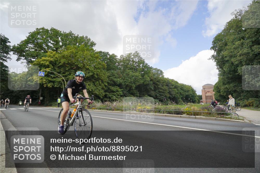 14.09.2025 - Stadtparktriathlon Michael Burmester http://msf.ph/oto/8895021 14.09.2025 12:46:59 Radfahren 1256, 1273, 1326, 1357, 1410 meine-sportfotos.de
