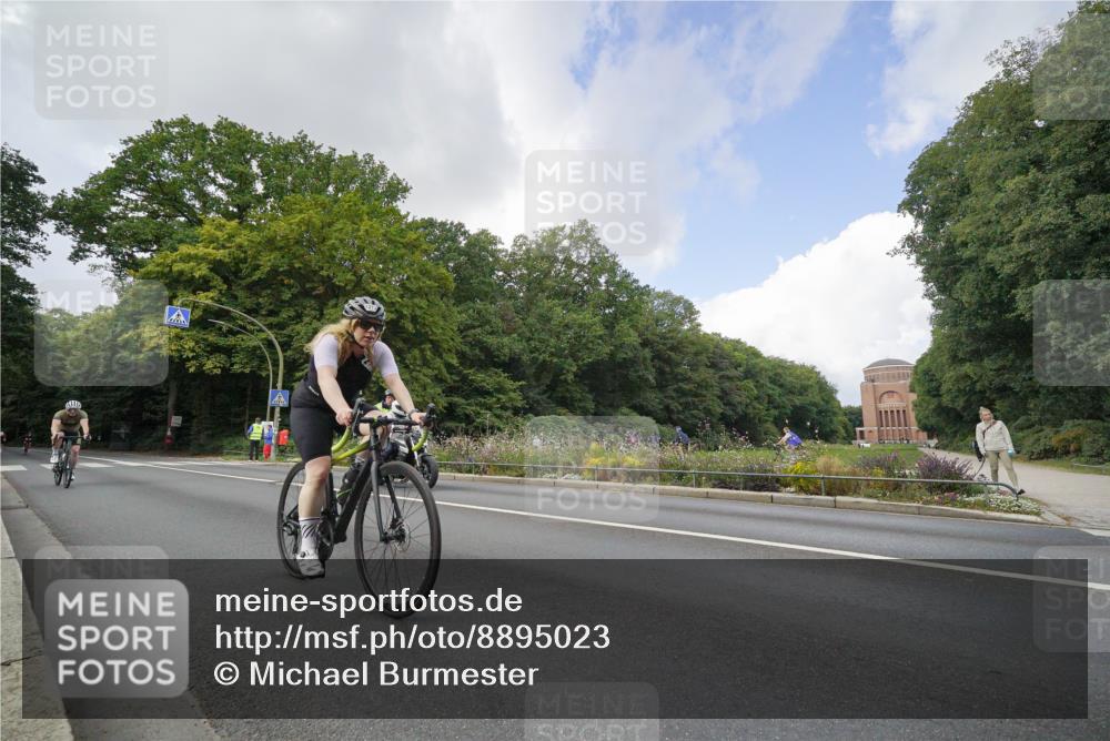 14.09.2025 - Stadtparktriathlon Michael Burmester http://msf.ph/oto/8895023 14.09.2025 12:47:02 Radfahren 1256, 1273, 1294, 1357, 1376, 1410 meine-sportfotos.de