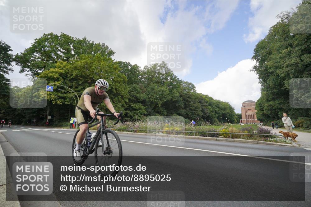 14.09.2025 - Stadtparktriathlon Michael Burmester http://msf.ph/oto/8895025 14.09.2025 12:47:03 Radfahren 1256, 1273, 1294, 1357, 1376, 1410 meine-sportfotos.de