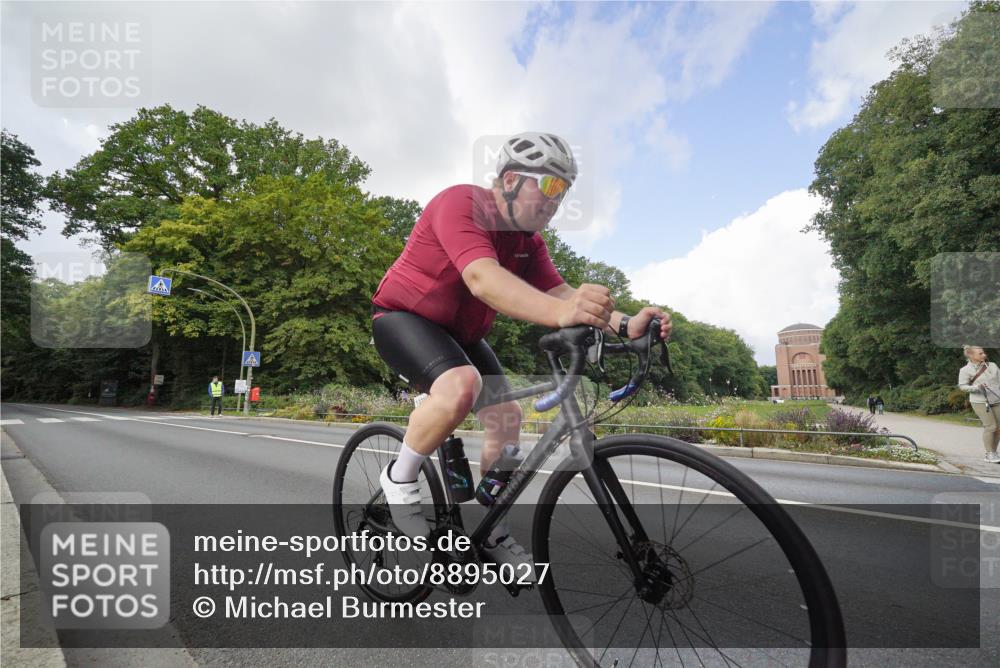 14.09.2025 - Stadtparktriathlon Michael Burmester http://msf.ph/oto/8895027 14.09.2025 12:47:08 Radfahren 1273, 1294, 1317, 1357, 1376 meine-sportfotos.de