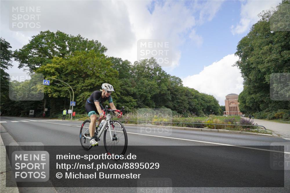 14.09.2025 - Stadtparktriathlon Michael Burmester http://msf.ph/oto/8895029 14.09.2025 12:47:15 Radfahren 1200, 1317 meine-sportfotos.de