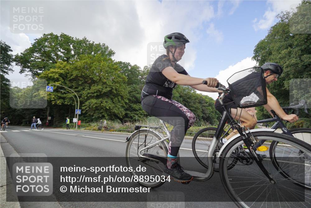 14.09.2025 - Stadtparktriathlon Michael Burmester http://msf.ph/oto/8895034 14.09.2025 12:47:29 Radfahren 1200, 1215, 1275, 1370, 1382, 1397 meine-sportfotos.de