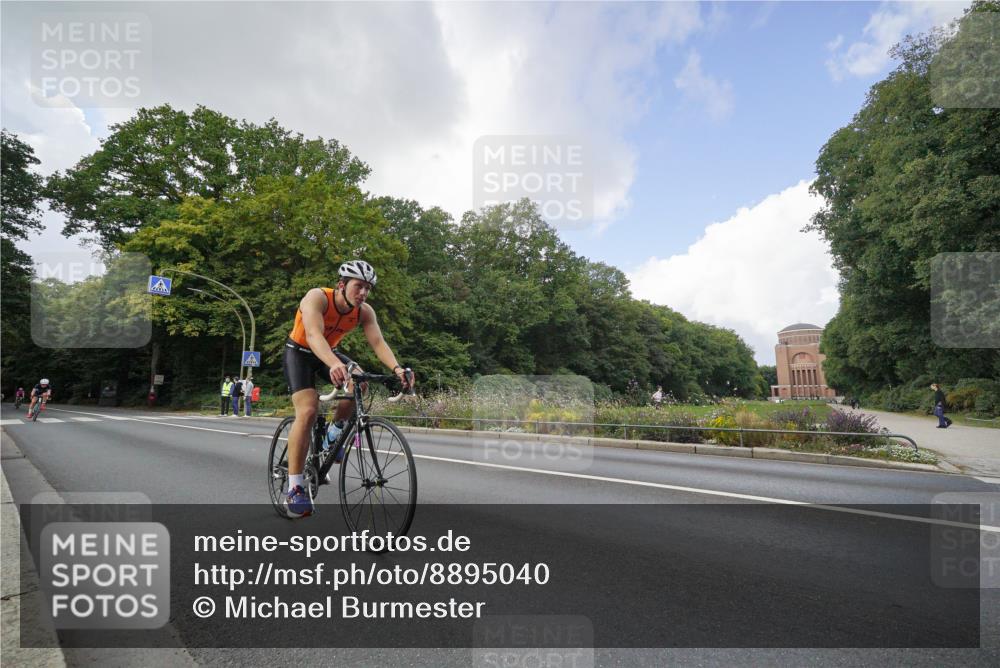 14.09.2025 - Stadtparktriathlon Michael Burmester http://msf.ph/oto/8895040 14.09.2025 12:47:38 Radfahren 1215, 1261, 1349, 1397, 1414, 1419 meine-sportfotos.de