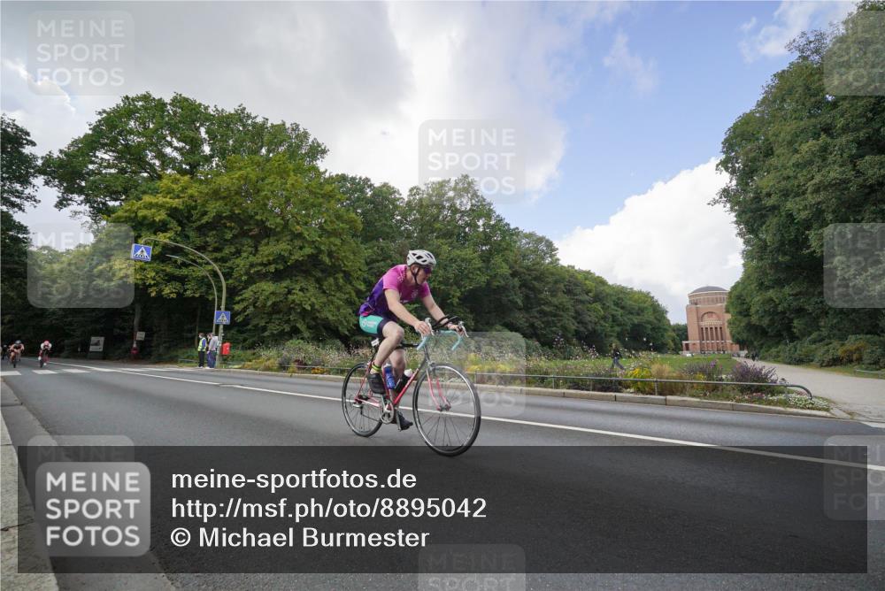 14.09.2025 - Stadtparktriathlon Michael Burmester http://msf.ph/oto/8895042 14.09.2025 12:47:44 Radfahren 1224, 1239, 1248, 1261, 1274, 1301, 1310, 1330, 1349, 1414, 1419 meine-sportfotos.de