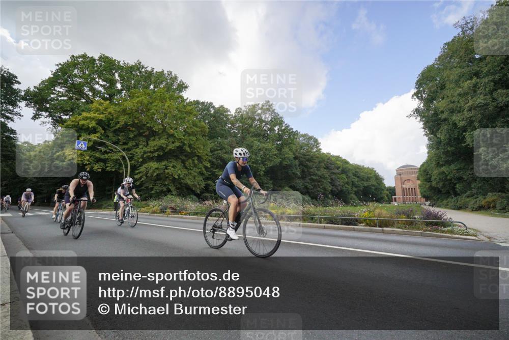 14.09.2025 - Stadtparktriathlon Michael Burmester http://msf.ph/oto/8895048 14.09.2025 12:47:51 Radfahren 1224, 1239, 1245, 1247, 1248, 1263, 1274, 1278, 1301, 1310, 1316, 1330, 1394, 1419 meine-sportfotos.de