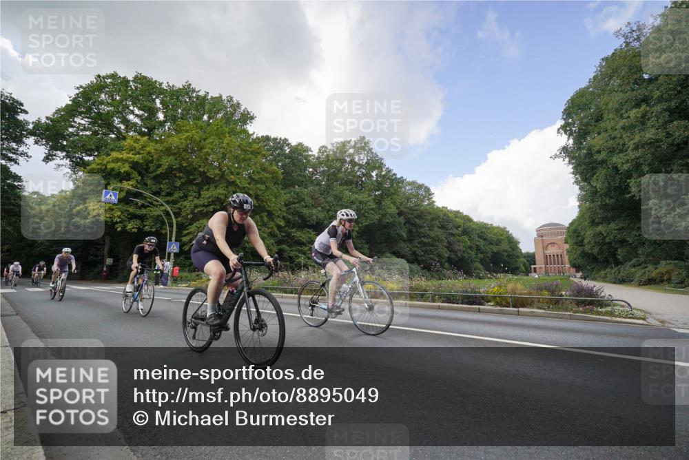 14.09.2025 - Stadtparktriathlon Michael Burmester http://msf.ph/oto/8895049 14.09.2025 12:47:51 Radfahren 1224, 1239, 1245, 1247, 1248, 1263, 1274, 1278, 1301, 1310, 1316, 1330, 1394, 1419 meine-sportfotos.de