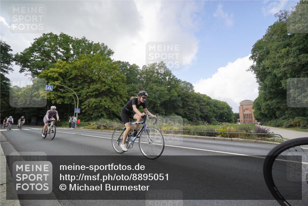 14.09.2025 - Stadtparktriathlon Michael Burmester http://msf.ph/oto/8895051 14.09.2025 12:47:52 Radfahren 1224, 1239, 1245, 1247, 1248, 1263, 1274, 1278, 1301, 1310, 1316, 1330, 1387, 1394, 1419 meine-sportfotos.de