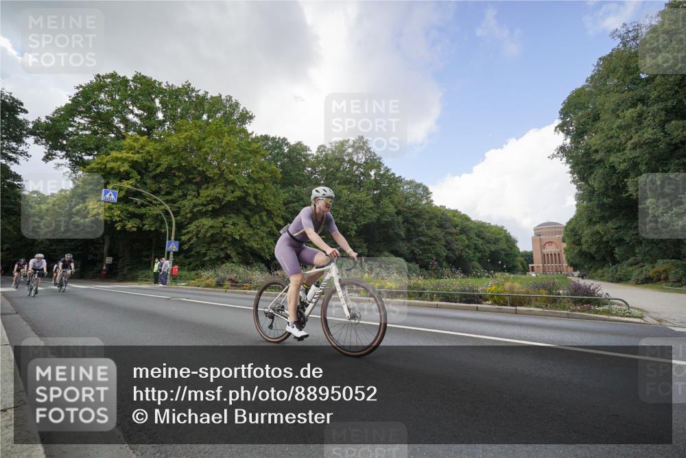 14.09.2025 - Stadtparktriathlon Michael Burmester http://msf.ph/oto/8895052 14.09.2025 12:47:53 Radfahren 1224, 1239, 1245, 1247, 1248, 1263, 1274, 1278, 1301, 1310, 1316, 1330, 1387, 1394 meine-sportfotos.de