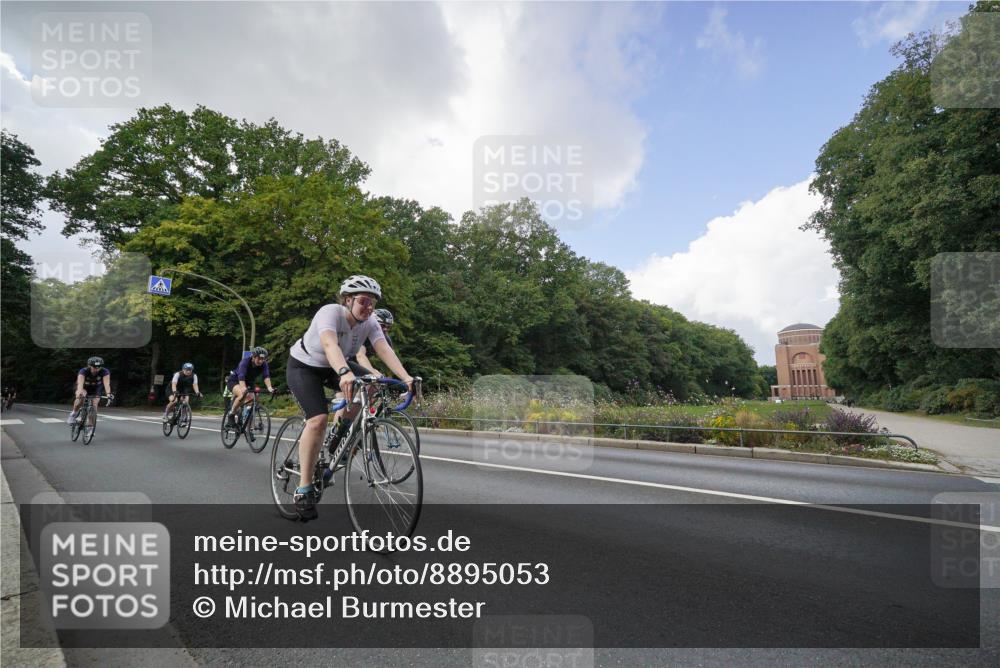 14.09.2025 - Stadtparktriathlon Michael Burmester http://msf.ph/oto/8895053 14.09.2025 12:47:54 Radfahren 1224, 1239, 1245, 1247, 1248, 1263, 1274, 1278, 1310, 1316, 1330, 1387, 1394 meine-sportfotos.de