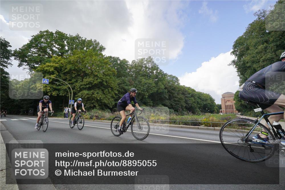 14.09.2025 - Stadtparktriathlon Michael Burmester http://msf.ph/oto/8895055 14.09.2025 12:47:55 Radfahren 1224, 1239, 1245, 1247, 1248, 1263, 1274, 1278, 1310, 1316, 1330, 1387, 1394 meine-sportfotos.de