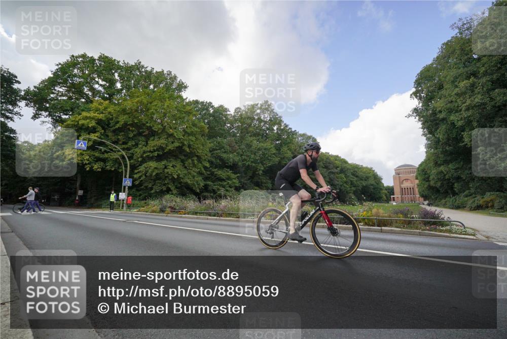 14.09.2025 - Stadtparktriathlon Michael Burmester http://msf.ph/oto/8895059 14.09.2025 12:48:00 Radfahren 1245, 1247, 1251, 1263, 1278, 1316, 1387, 1394 meine-sportfotos.de