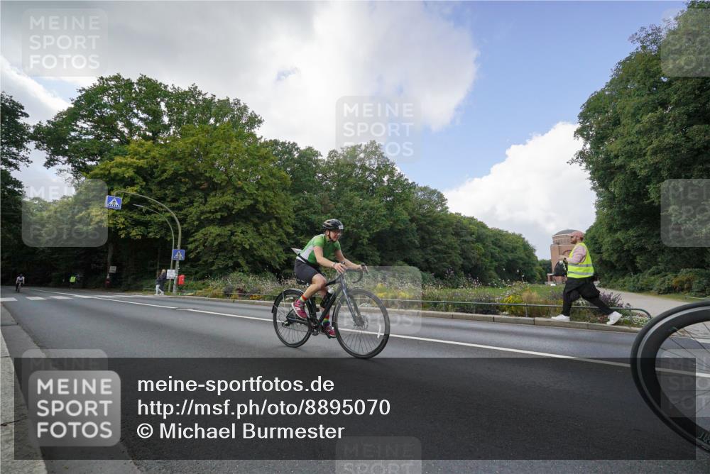 14.09.2025 - Stadtparktriathlon Michael Burmester http://msf.ph/oto/8895070 14.09.2025 12:48:27 Radfahren 1249, 1254, 1306, 1321, 1327, 1358, 1374, 1389 meine-sportfotos.de