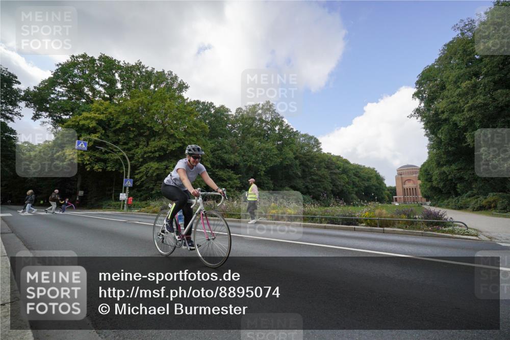 14.09.2025 - Stadtparktriathlon Michael Burmester http://msf.ph/oto/8895074 14.09.2025 12:48:32 Radfahren 1249, 1254, 1289, 1327 meine-sportfotos.de