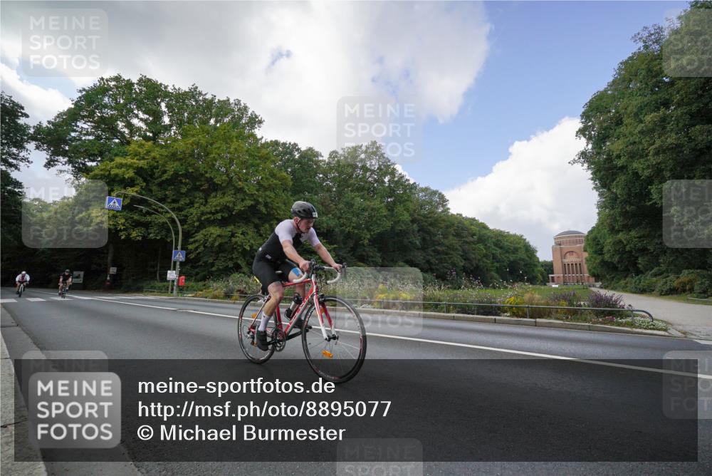 14.09.2025 - Stadtparktriathlon Michael Burmester http://msf.ph/oto/8895077 14.09.2025 12:48:41 Radfahren 1175, 1289, 1384, 1403 meine-sportfotos.de