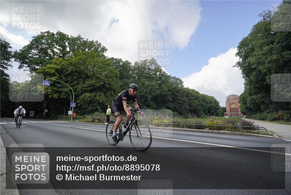 14.09.2025 - Stadtparktriathlon Michael Burmester http://msf.ph/oto/8895078 14.09.2025 12:48:44 Radfahren 1175, 1289, 1384, 1403 meine-sportfotos.de