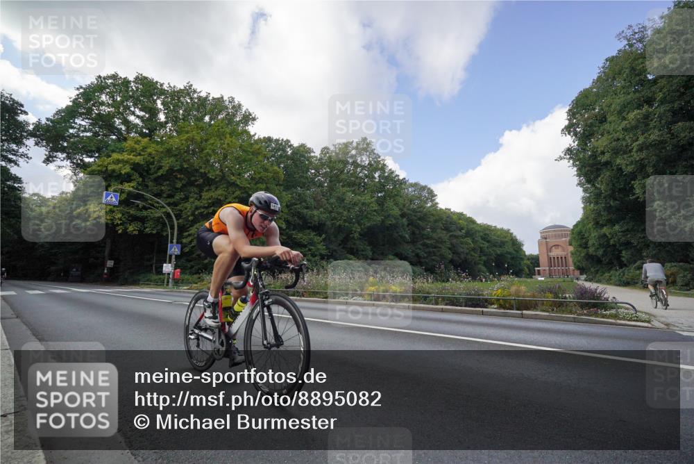14.09.2025 - Stadtparktriathlon Michael Burmester http://msf.ph/oto/8895082 14.09.2025 12:49:04 Radfahren 1288, 1411 meine-sportfotos.de