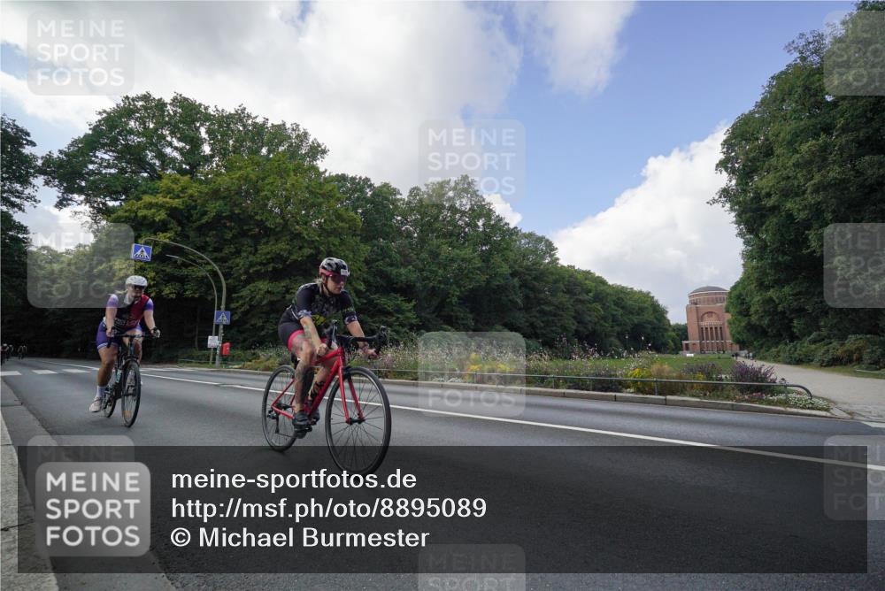 14.09.2025 - Stadtparktriathlon Michael Burmester http://msf.ph/oto/8895089 14.09.2025 12:49:26 Radfahren 1237, 1255, 1260, 1268, 1304, 1332, 1355, 1385 meine-sportfotos.de