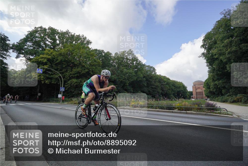 14.09.2025 - Stadtparktriathlon Michael Burmester http://msf.ph/oto/8895092 14.09.2025 12:49:30 Radfahren 1237, 1255, 1260, 1268, 1332, 1336, 1352, 1355, 1385, 1400, 1415 meine-sportfotos.de