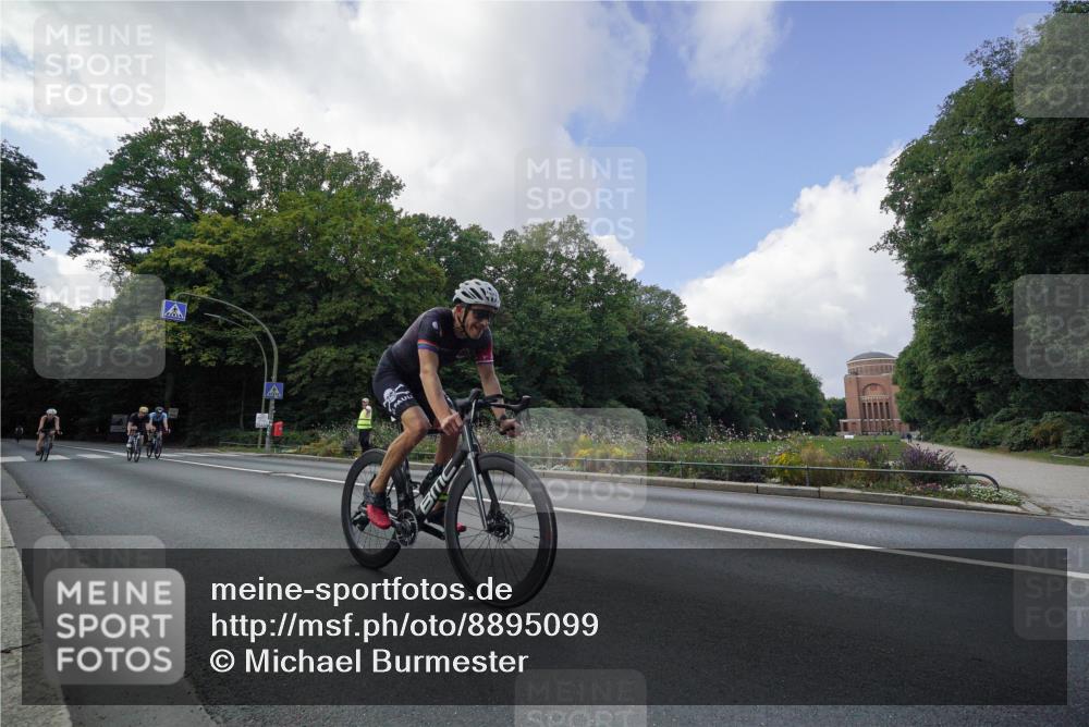 14.09.2025 - Stadtparktriathlon Michael Burmester http://msf.ph/oto/8895099 14.09.2025 12:49:37 Radfahren 1260, 1268, 1272, 1312, 1328, 1332, 1336, 1352, 1355, 1400, 1415 meine-sportfotos.de