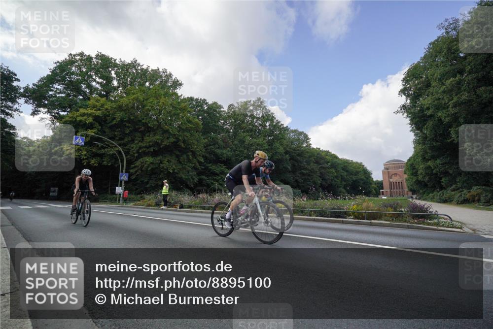 14.09.2025 - Stadtparktriathlon Michael Burmester http://msf.ph/oto/8895100 14.09.2025 12:49:39 Radfahren 1260, 1268, 1272, 1295, 1312, 1328, 1332, 1336, 1352, 1355, 1400, 1415 meine-sportfotos.de