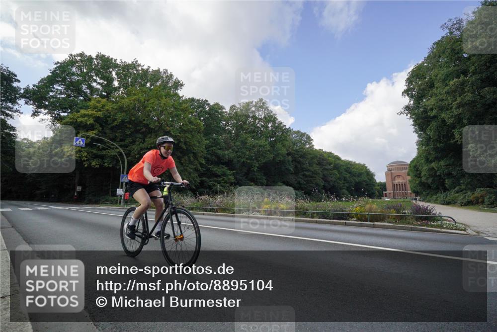 14.09.2025 - Stadtparktriathlon Michael Burmester http://msf.ph/oto/8895104 14.09.2025 12:49:47 Radfahren 1272, 1295, 1312 meine-sportfotos.de