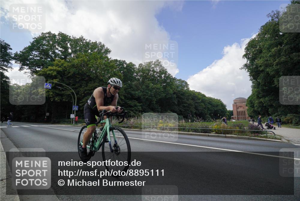 14.09.2025 - Stadtparktriathlon Michael Burmester http://msf.ph/oto/8895111 14.09.2025 12:50:12 Radfahren 1250, 1297, 1367, 1407 meine-sportfotos.de