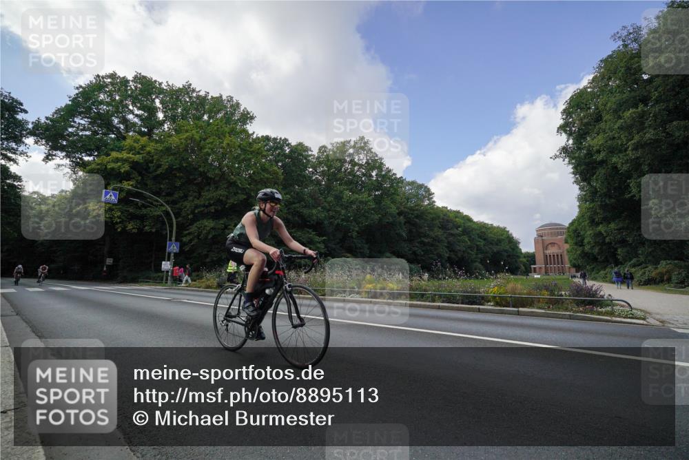 14.09.2025 - Stadtparktriathlon Michael Burmester http://msf.ph/oto/8895113 14.09.2025 12:50:18 Radfahren 1250, 1334, 1361, 1383 meine-sportfotos.de