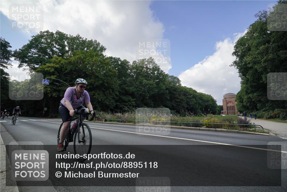 14.09.2025 - Stadtparktriathlon Michael Burmester http://msf.ph/oto/8895118 14.09.2025 12:50:27 Radfahren 1222, 1232, 1277, 1329, 1331, 1334, 1361, 1383, 1405 meine-sportfotos.de