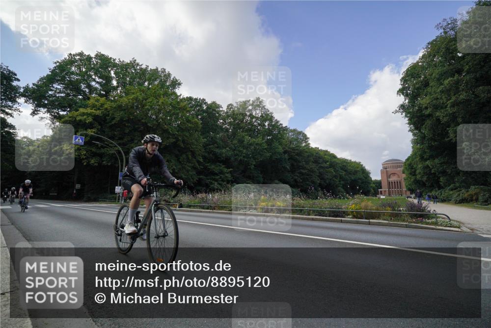 14.09.2025 - Stadtparktriathlon Michael Burmester http://msf.ph/oto/8895120 14.09.2025 12:50:29 Radfahren 1222, 1232, 1277, 1329, 1331, 1334, 1361, 1405 meine-sportfotos.de
