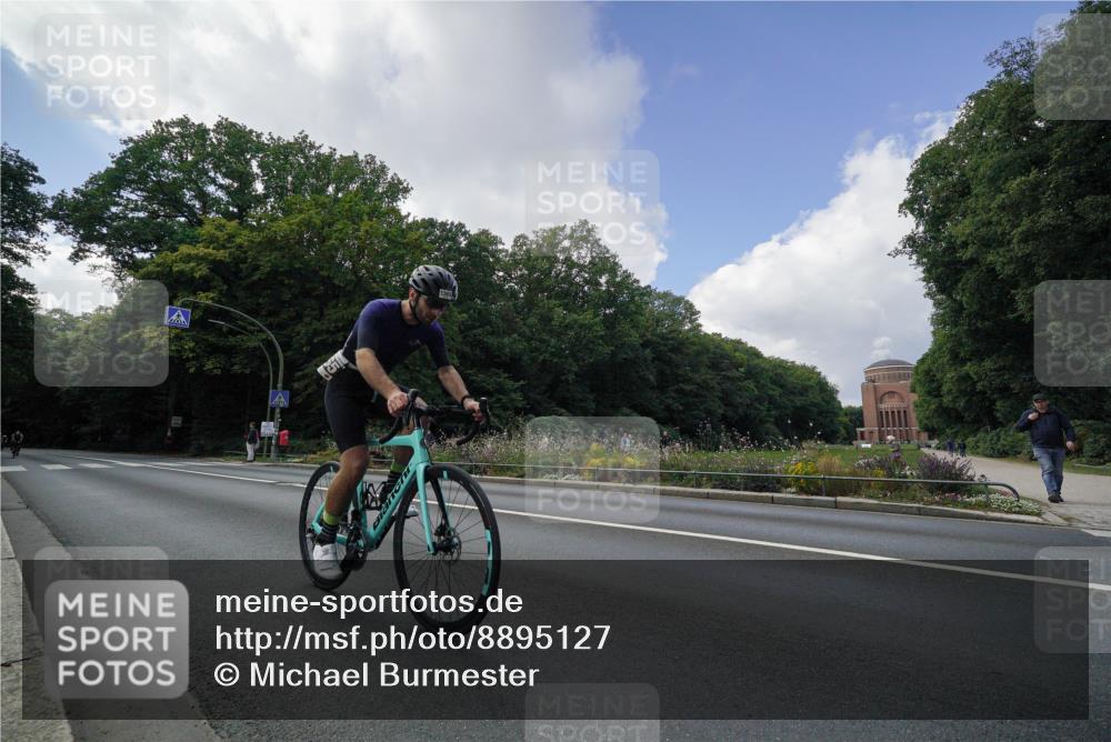 14.09.2025 - Stadtparktriathlon Michael Burmester http://msf.ph/oto/8895127 14.09.2025 12:50:42 Radfahren 1242, 1343, 1365, 1373 meine-sportfotos.de